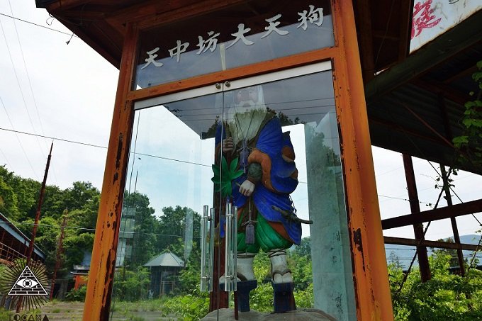 謎の電波系宗教が残した独特すぎる廃墟がありえなさすぎる! 天狗之庭を捉えた写真の画像4