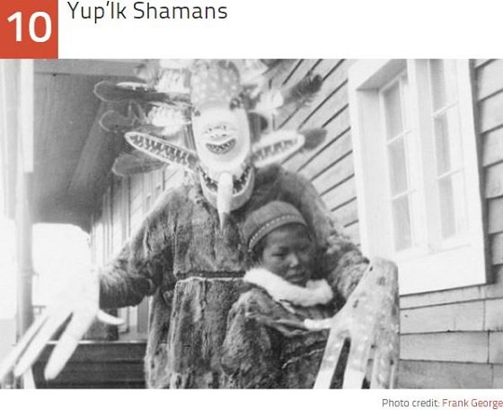 世界の恐ろしくも美しい民族衣装とマスク10選！人類史上最古のマスクの圧倒的不気味さも！の画像1