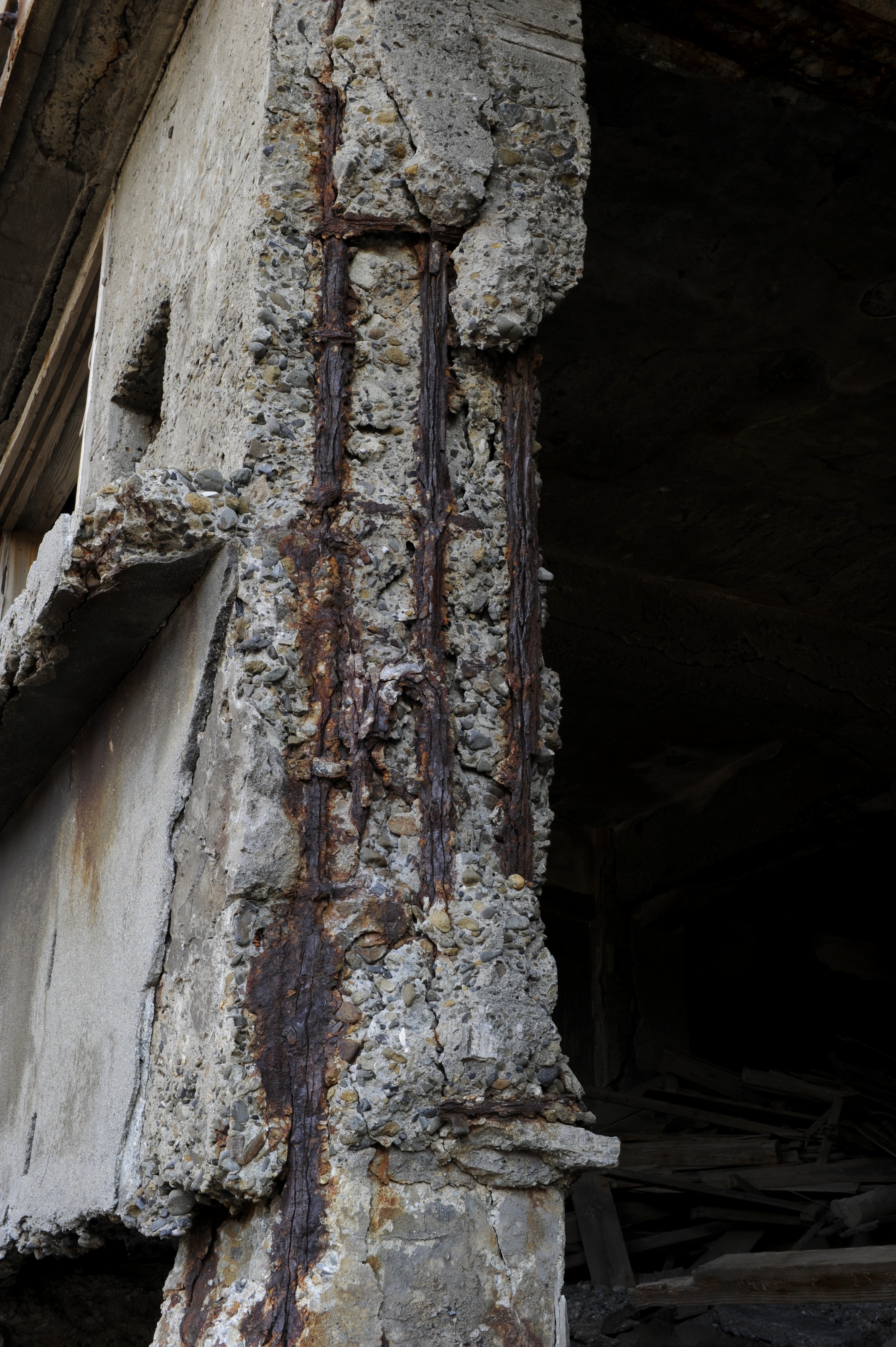 軍艦島に残された炭鉱の遺構 ー　秘境写真家、国内最古のコンクリート建築30号棟に迫るの画像2