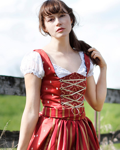 キラ、チョハ、コテカ…!? ちょっと変わった世界の民族衣装5選!!の画像3