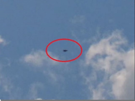 500機のUFOを目撃したオーストラリア人！「公表できない真実を知っている」の画像1