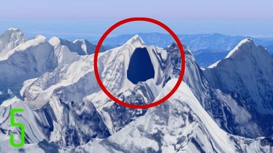 グーグルマップで黒く塗りつぶされ、隠されていた5つの場所とは？ 世界的最高機密か？の画像1