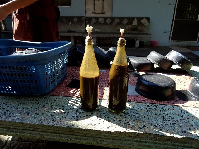 麻薬中毒者がタイ全土から集まる寺院に潜入取材！ ゲーゲー吐かせて浄化するまで全公開！の画像5