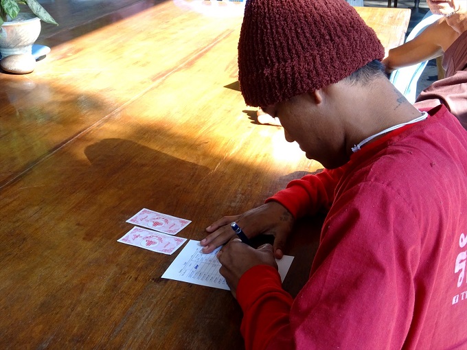 麻薬中毒者がタイ全土から集まる寺院に潜入取材！ ゲーゲー吐かせて浄化するまで全公開！の画像15