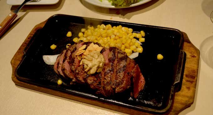 「いきなり！ステーキ」の使い捨て紙エプロンがNYで大流行！ 「売ってほしい」「3ドル払う」ニューヨーカーが懇願する理由とは？の画像14