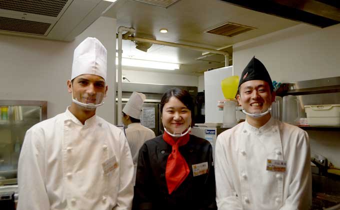 「いきなり！ステーキ」の使い捨て紙エプロンがNYで大流行！ 「売ってほしい」「3ドル払う」ニューヨーカーが懇願する理由とは？の画像17