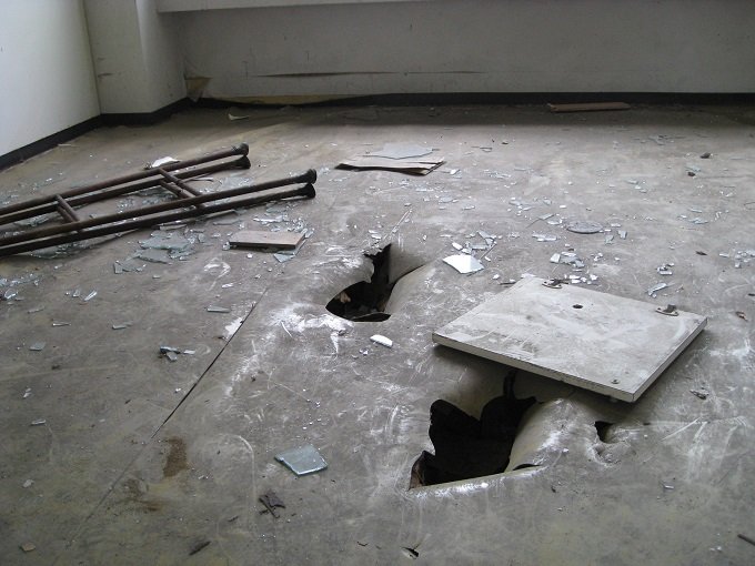 簡単に死ねる！ 心霊スポット・廃墟廃屋の「即死トラップ7」が危険すぎる！ 奈落の底へ落ちることも！の画像3