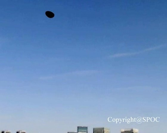 東京上空に出現した「漆黒の円盤」を徹底分析！ 虫でも鳥でもない、正真正銘のブラックUFOであることが確定の画像3