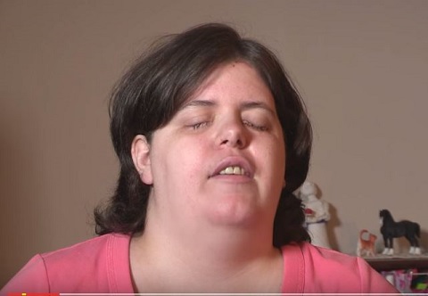 自ら望んで目を潰した女 ― 自傷行為の必要に迫られる奇病の画像1