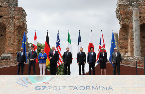 【G7サミット】これは酷い… 各国首脳が１人の首相を集団イジメ!! ガン無視の衝撃ぼっち映像流出！の画像1