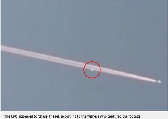 訓練中の戦闘機を追い回し、抜き去った円盤型UFOが激撮される！ 「飛行機雲がない…」やはり米軍は何かを隠している！の画像3