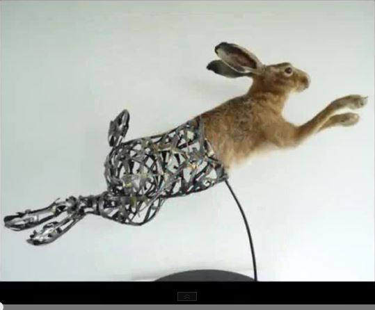 美しすぎるサイボーグ彫刻 ― 動物と金属の奇跡の融合の画像1