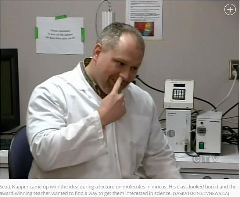 「自分の鼻くそを食べると健康になる」と発覚!? 鼻をほじる人々の方が健康で幸せなことも判明の画像1