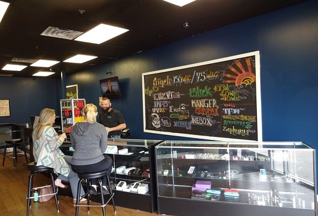 急速に普及する電子タバコ、本当に害は少ないの？ 海外電子タバコ事情を独自取材の画像3