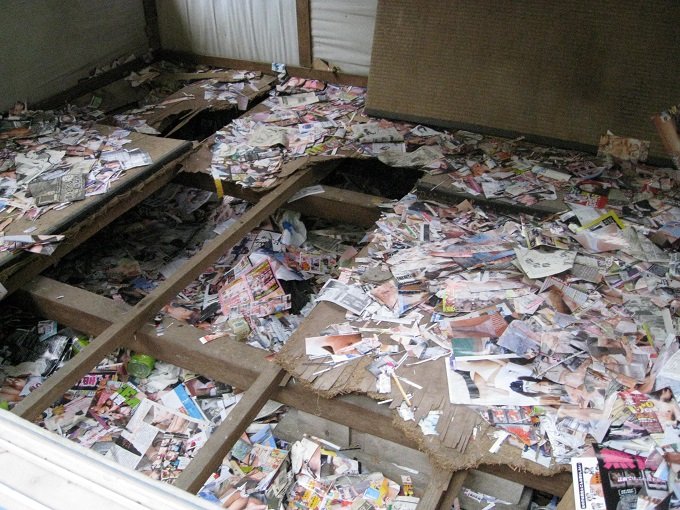岐阜の異様すぎる廃墟「エロ本小屋」を徹底取材！ 切り刻まれた膨大なエロ本に秘められた恐怖エピソードとは？の画像5