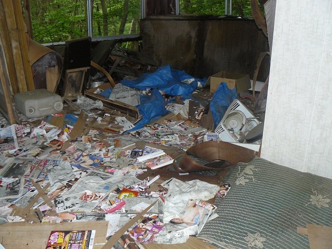 岐阜の異様すぎる廃墟「エロ本小屋」を徹底取材！ 切り刻まれた膨大なエロ本に秘められた恐怖エピソードとは？の画像11