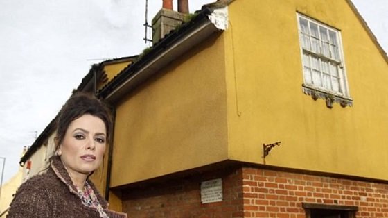 「イギリスで最も呪われた家」がただ今売出し中！ フロア血の海、脇腹に蹴り…リアル・シャイニングが体験可能？の画像1