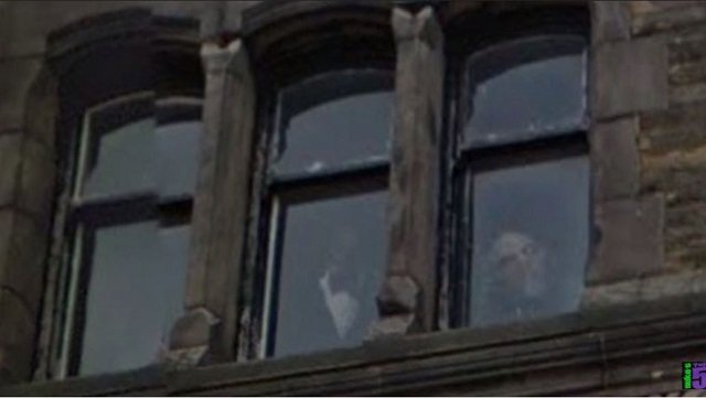 グーグルマップに映り込んだヤバすぎるもの5選！ 誘拐事件の瞬間、謎のブザー、窓際の幽霊…！の画像1