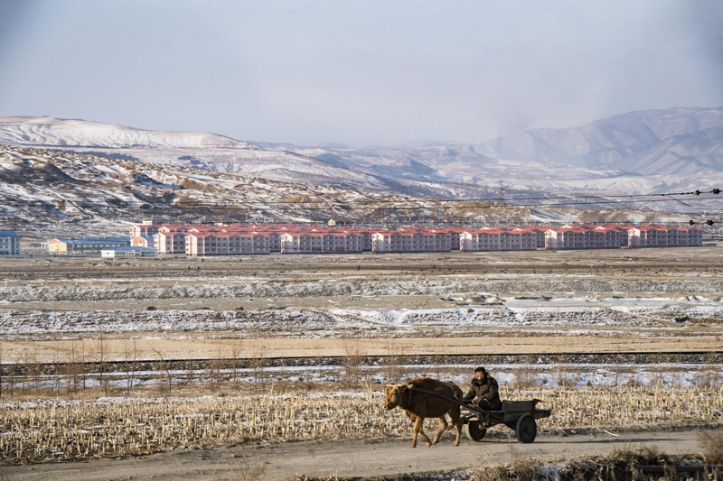 北朝鮮は5年間でこんなにも変わった ― 親日的な政府関係者、熱々カップル、 高層ビル群…  報じられない真実を見た写真家・初沢亜利インタビュー！の画像12