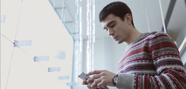 Wi-Fiの100倍速の爆速無線通信「Li-Fi」が超スゴい！ LED電球の光波がデータを転送、iPhoneに搭載も!?の画像3