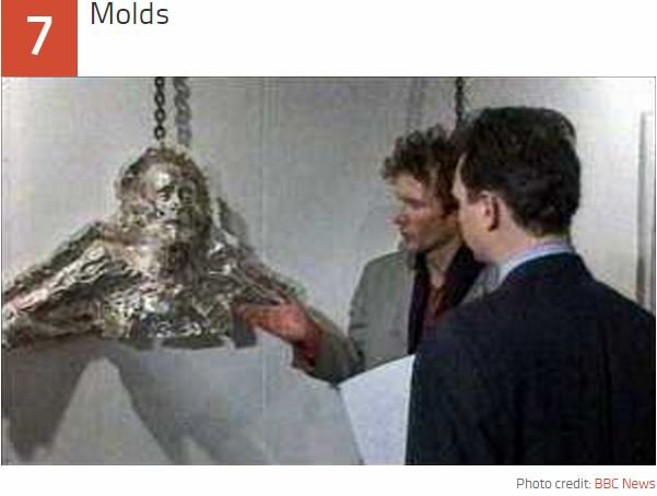 人皮ランプ、人骨銃、母乳アクセサリーも…！ 本物の「人体パーツ」から作られたヤバすぎるアイテム5選！の画像4