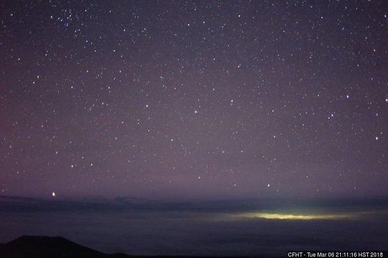 【衝撃映像】UFOが星に化けている決定的証拠がついに暴露される！ 天文台が撮影した満天の星空にUFO編隊がクッキリ！の画像2