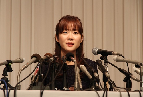 小保方晴子氏は被害者か？　科学ライター寄稿「無視できぬプライミング効果と4つの推論」の画像1