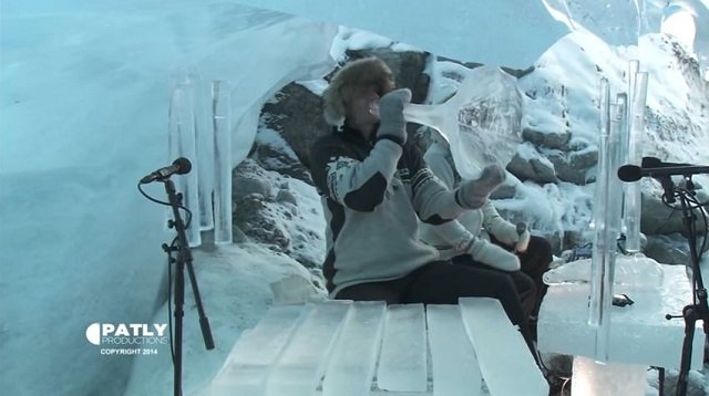 世界でただ1人「氷の音楽家」テリエ・イースングセットの儚く幻想的な音楽がヤバすぎる！ ドラム、トランペット、ホルンまで…！の画像1