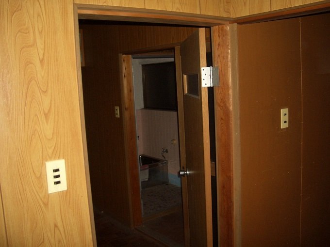 愛知の心霊屋敷「三角の家」を徹底取材！夫婦自殺、警察官の精神異常、幽霊出没、血まみれベッドの噂は本当か？の画像10