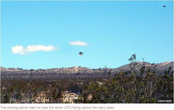 「最も議論を招くUFO写真だ」米軍基地にあまりにも完璧なツヤツヤメタリックUFO出現！ 10分静止→アクロバット飛行も… ！の画像3