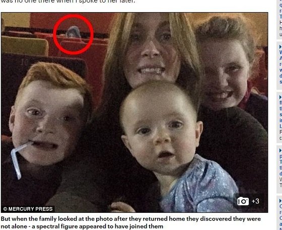 【心霊写真】溺死した少女霊か？テディベアを抱いた透明な少女がクッキリ!!の画像2
