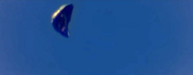 オランダ地震の直後に「墜落中のUFO」が撮影されていた？推進装置トラブルか、飛行が乱れて奇妙な動きにの画像4