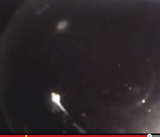 UFO？宇宙ゴミ？ 米国で4州にわたり夜空を横切る謎の発光体の画像2