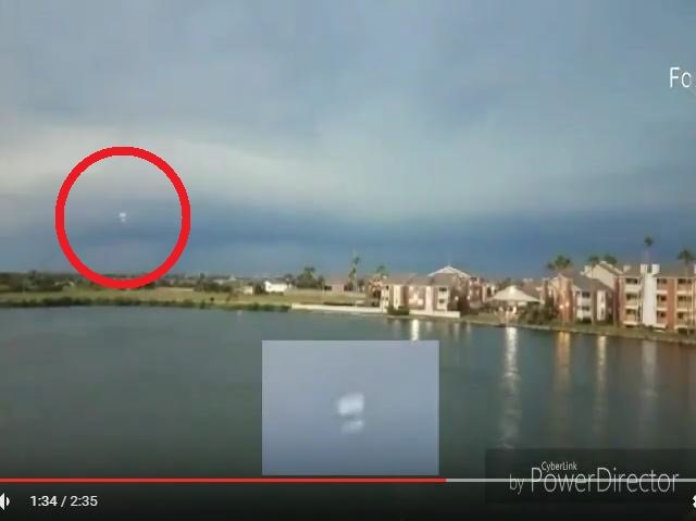 雷鳴とともに現れた3機のUFOに衝撃、目撃者多数！ 雲の中に無数に隠れていた可能性も＝米テキサスの画像2