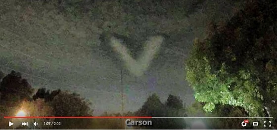 同時多発的に出現した「完全にV字型」の雲！ フェニックス・ライトか!?の画像2