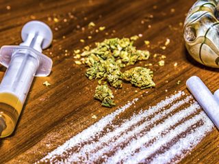 アノ製薬会社の圧力にほかならない？危険ドラッグが野放しだった理由