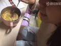 3週間「インスタントラーメンだけを食べ続けた」少女を襲った信じられない事態とは!?＝中国
