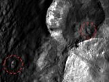 小惑星「ベスタ」のクレーターで2機の“ダイヤモンド型UFO”が発見される! NASA公式画像で判明、エイリアン基地か!?