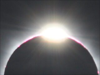 生涯絶対に忘れることがない!!　太陽と月と地球が織りなす神秘現象皆既日食