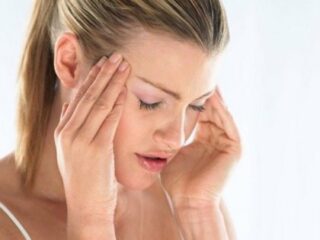 「頭痛がたった2分で和らぐ」動画が海外で爆発的人気！「まるで魔法のよう」編集部も試してみたら…