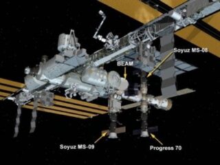 国際宇宙ステーションの穴から空気が漏れる異常事態！「何者かがドリルで故意に開けた」ロシアの主張とは？