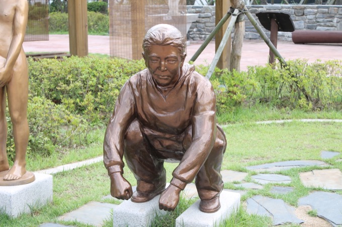 【韓国トイレ環境】トイレの中に食品貯蔵、ケツ拭きトイペ散乱…！ 日本より断然汚い実態を改善した男の「トイレ博物館」に行ってみた！の画像6