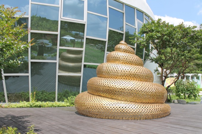 【韓国トイレ環境】トイレの中に食品貯蔵、ケツ拭きトイペ散乱…！ 日本より断然汚い実態を改善した男の「トイレ博物館」に行ってみた！の画像11