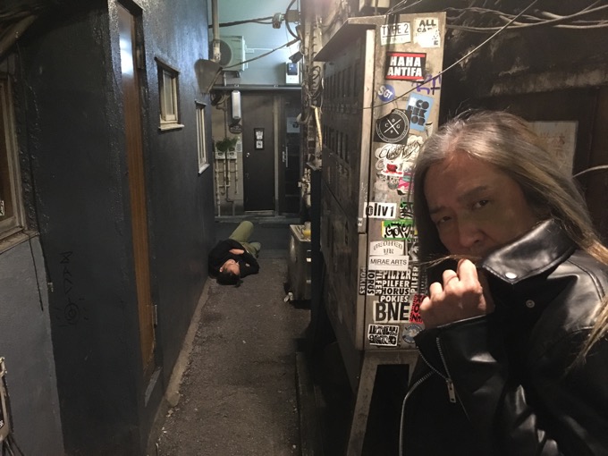 キン●マが築地銀だこ状態に…！52歳ヘヴィメタル界の超問題児・屍忌蛇の音楽とシモネタインタビューの画像7