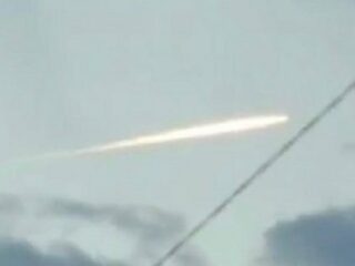 巨大地震直後、群馬県のJKが“完璧すぎるUFO”動画を撮影していた！ 火球か、隕石か、UFOか、撮影者に取材！