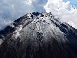 「富士山噴火」と「首都直下地震」を恐れて著名地震学者が海外脱出？ もはや一刻の猶予も許されない？