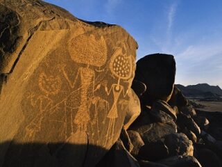 人類と宇宙人の交流の記録なのか!? 古代ロックアートにNASAが大注目！