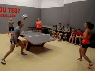 サッカーと卓球を合わせた新スポーツ「テックボール」が超絶楽しそう！