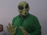 UFO研究家が知事選に立候補! なぜか性的虐待疑惑も…=プエルトリコ
