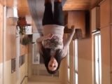上下逆さまな世界を生きる女の驚愕生活 ― あまりに不思議な未解決脳障害とは?